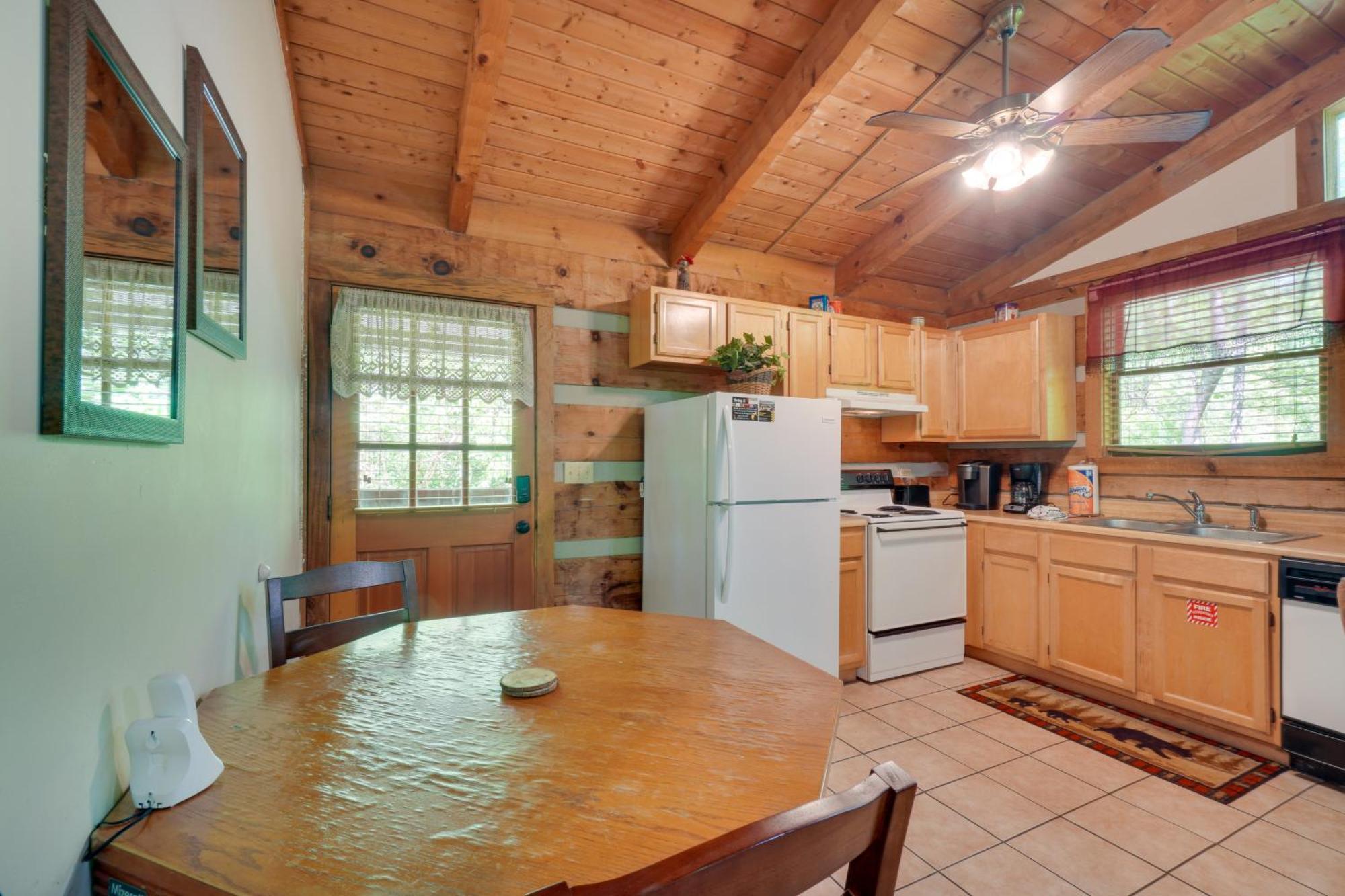 Gatlinburg Cabin With Hot Tub About 6 Mi To Downtown! ภายนอก รูปภาพ