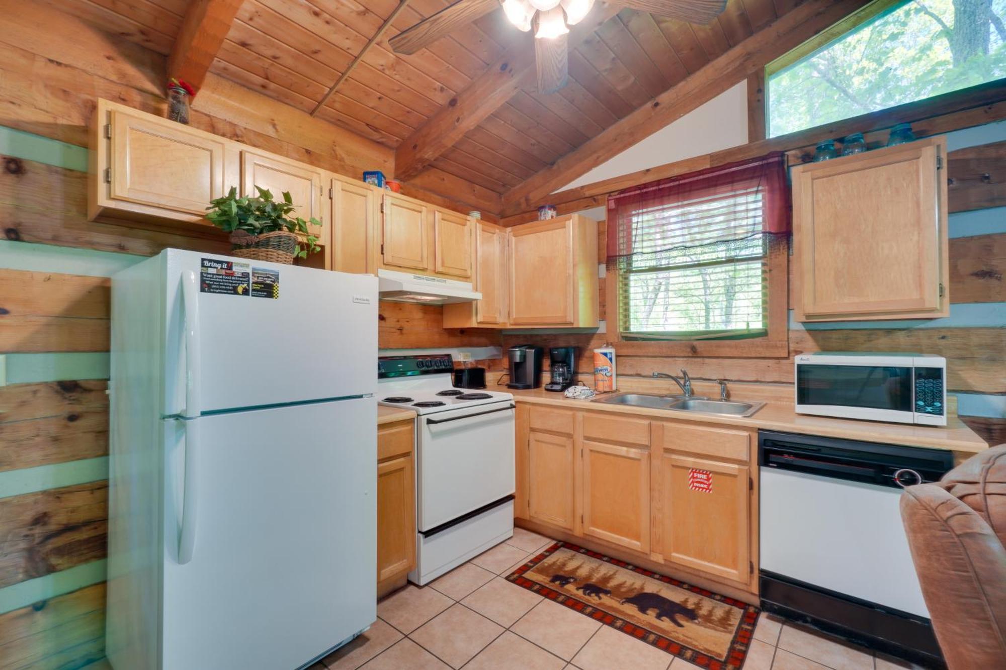 Gatlinburg Cabin With Hot Tub About 6 Mi To Downtown! ภายนอก รูปภาพ