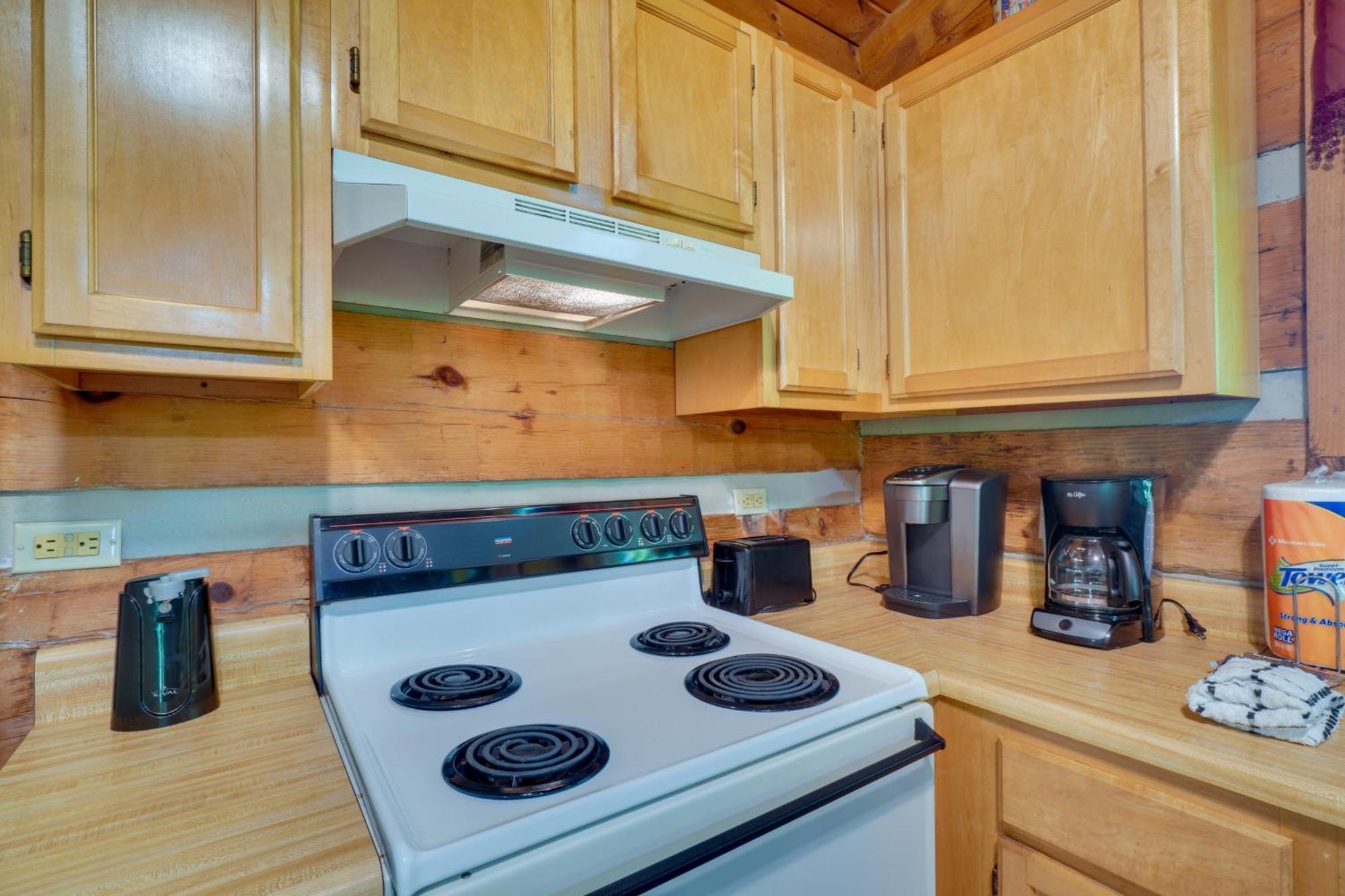Gatlinburg Cabin With Hot Tub About 6 Mi To Downtown! ภายนอก รูปภาพ