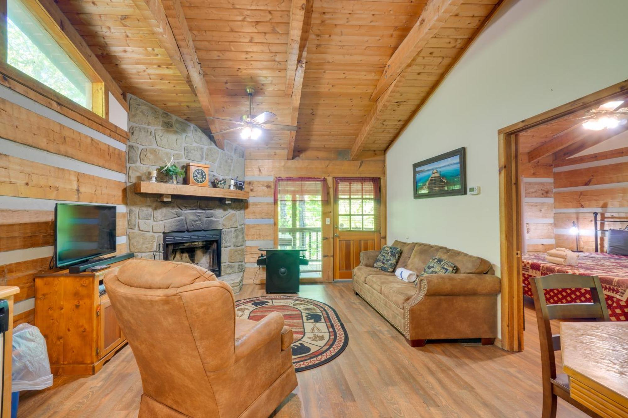 Gatlinburg Cabin With Hot Tub About 6 Mi To Downtown! ภายนอก รูปภาพ