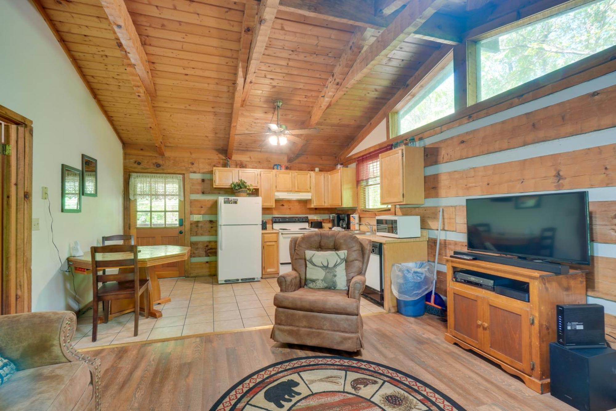 Gatlinburg Cabin With Hot Tub About 6 Mi To Downtown! ภายนอก รูปภาพ
